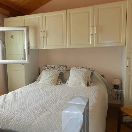 Duplex 3 Pieces Avec Piscine, 4 Couchages, Terrasse Et Parking Prive Au Lavandou - Fr-1-251-748 *